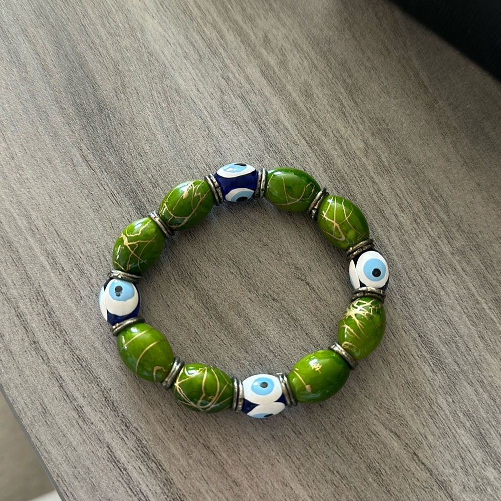 Olive green evil eye bracelet 🧿